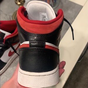 Size 7 I used them for 2 weeks didn’t like color way (have box)